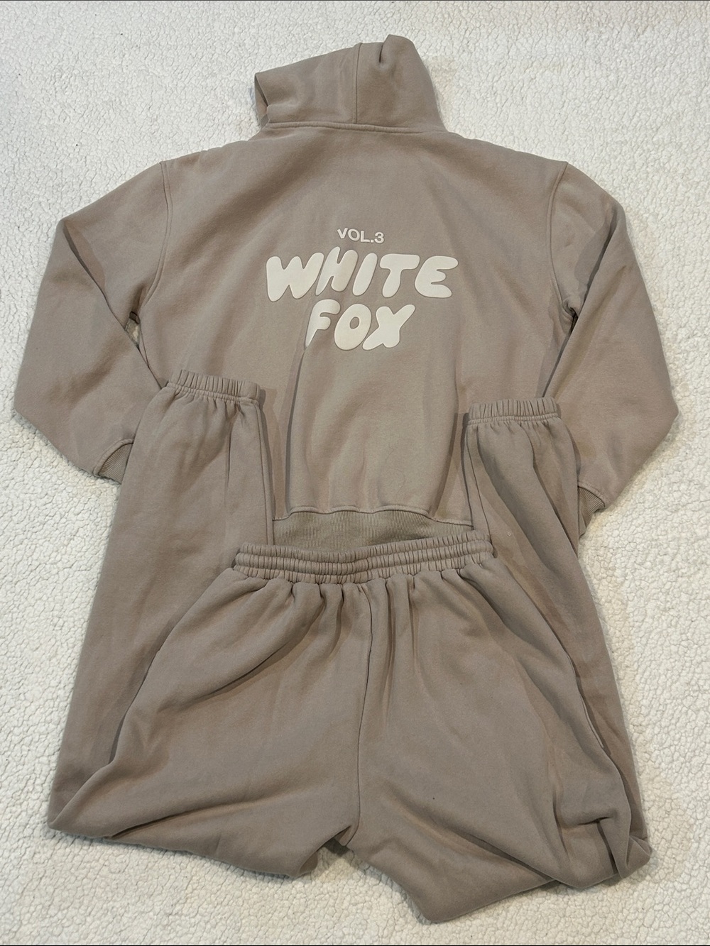 White Fox Offstage Fawn Sweat Set size Small (2 pieces) - Picture 2 of 16